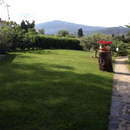 In Mit Grill- Garten Und Terrasse By Interhome *